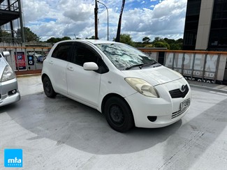 2005 Toyota Vitz - Thumbnail