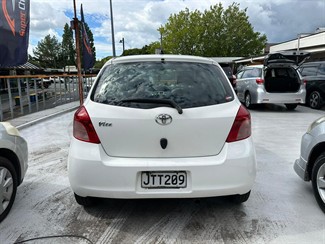 2005 Toyota Vitz - Thumbnail