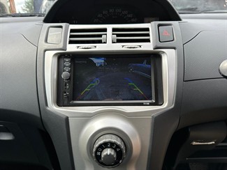 2005 Toyota Vitz - Thumbnail