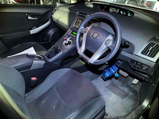 2015 Toyota Prius - Thumbnail