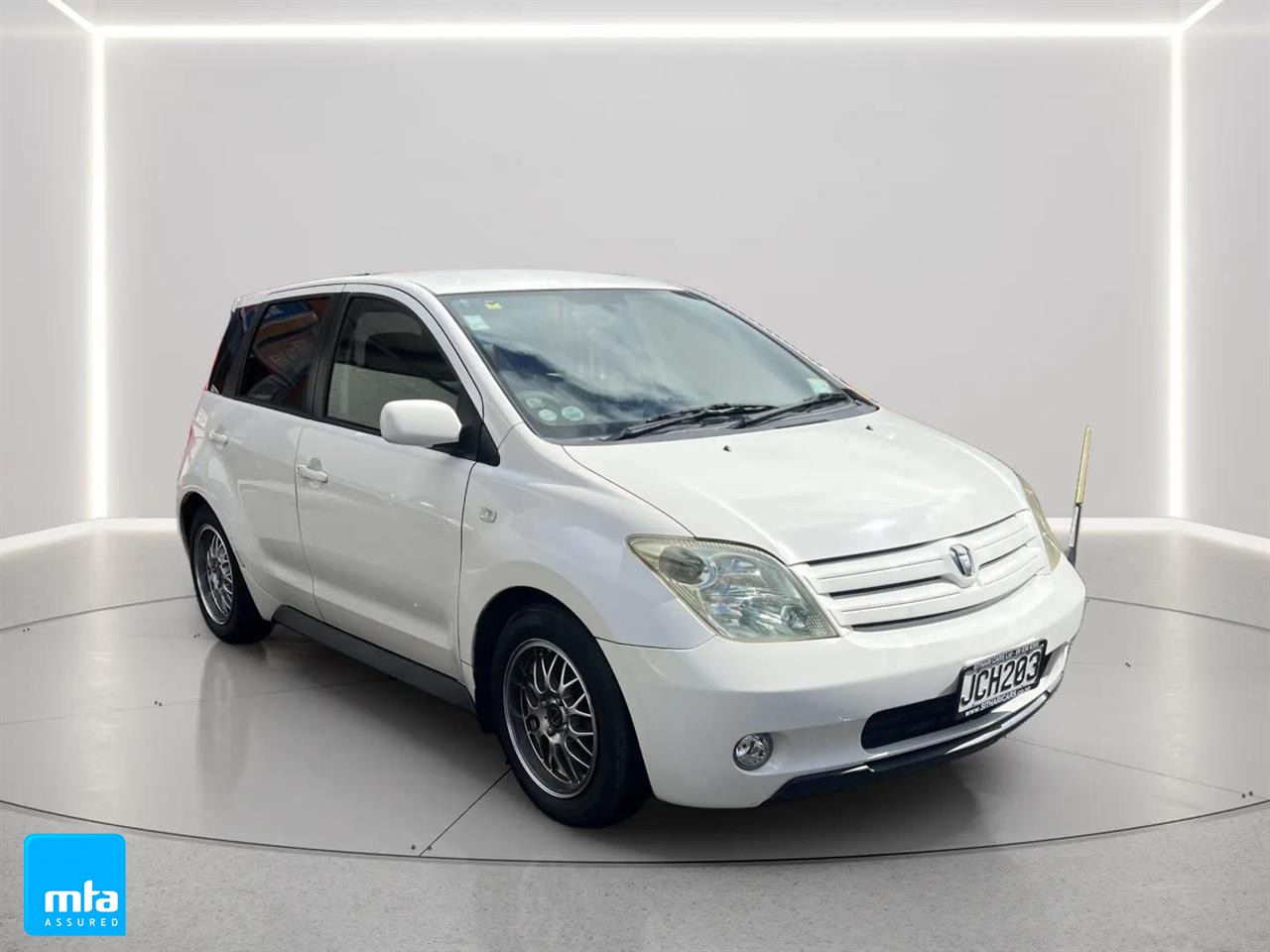 2004 Toyota IST