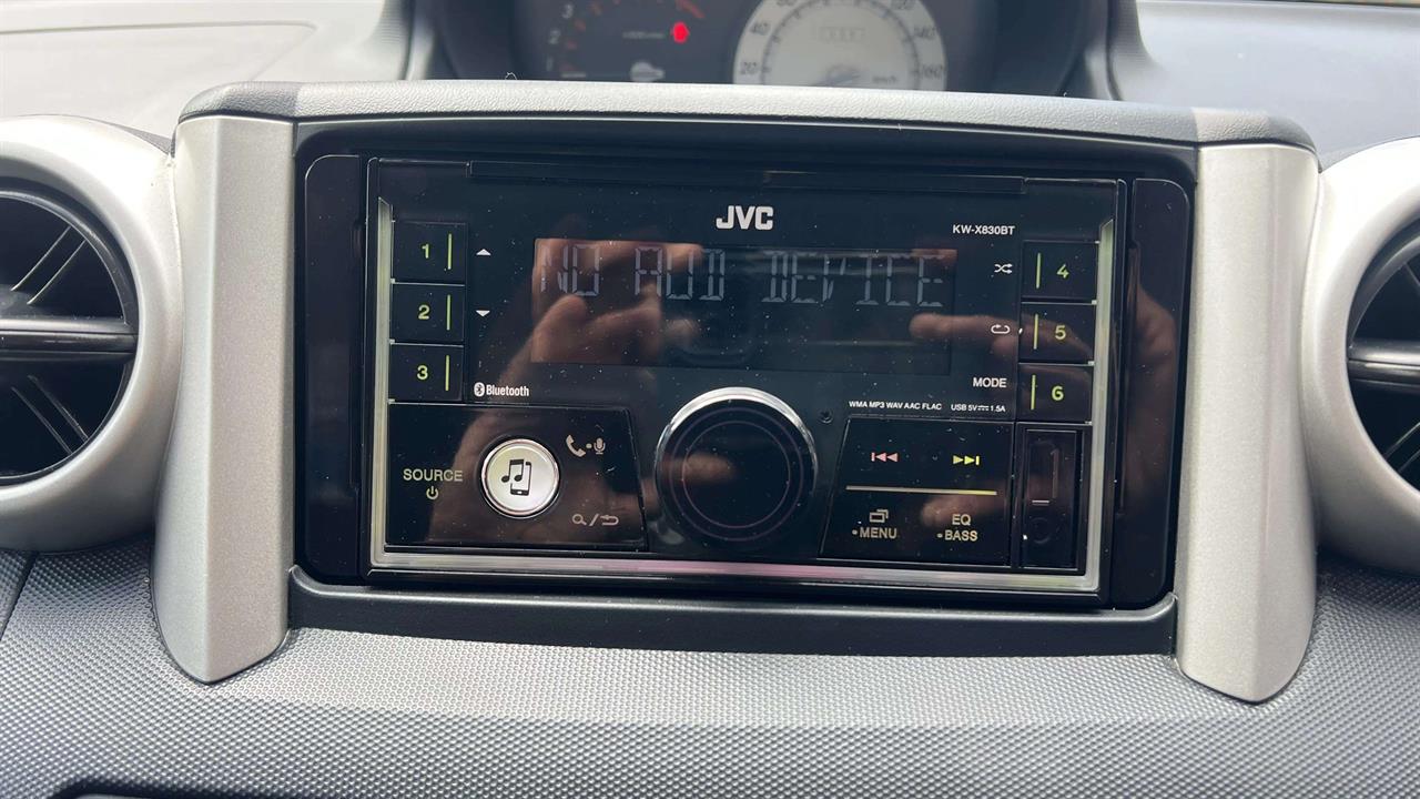 2004 Toyota IST
