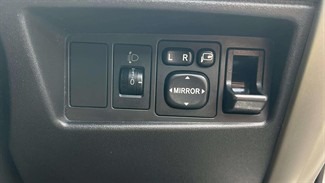 2004 Toyota IST - Thumbnail