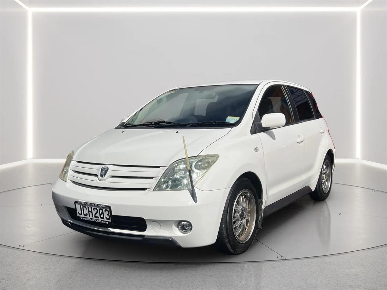 2004 Toyota IST