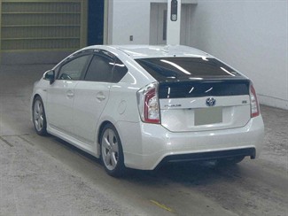 2014 Toyota Prius - Thumbnail