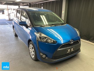 2017 Toyota Sienta - Thumbnail