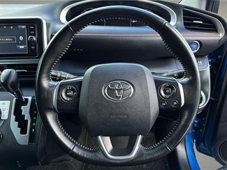 2017 Toyota Sienta - Thumbnail