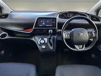 2017 Toyota Sienta - Thumbnail