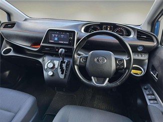 2017 Toyota Sienta - Thumbnail