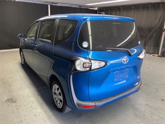 2017 Toyota Sienta - Thumbnail