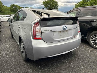 2015 Toyota Prius - Thumbnail