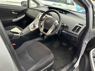 2015 Toyota Prius - Thumbnail
