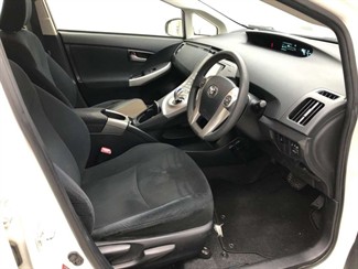 2013 Toyota Prius - Thumbnail