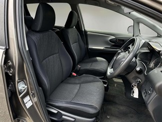 2010 Toyota WISH - Thumbnail