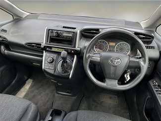 2010 Toyota WISH - Thumbnail