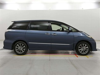 2013 Toyota Estima - Thumbnail
