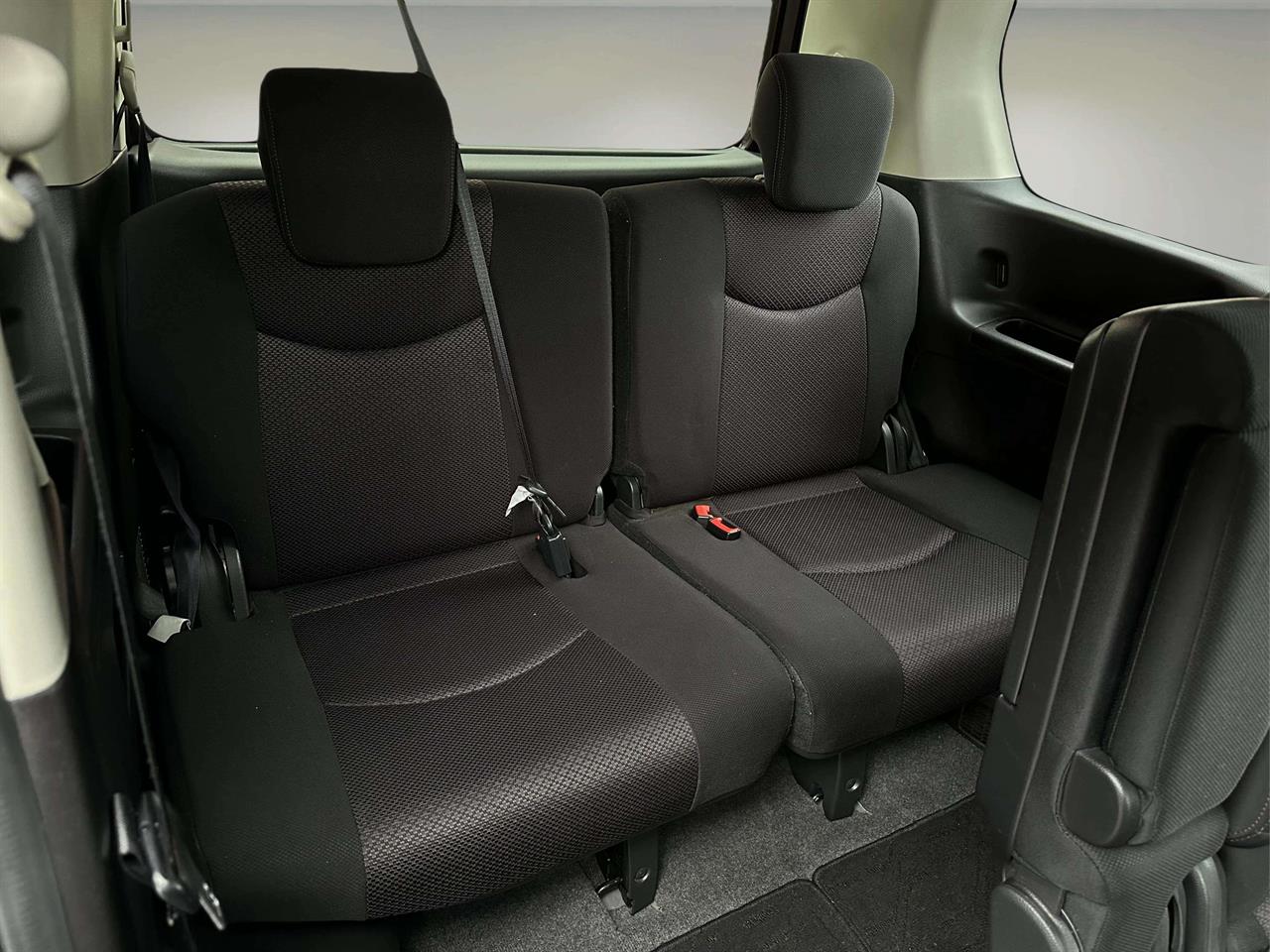 2013 Nissan Serena