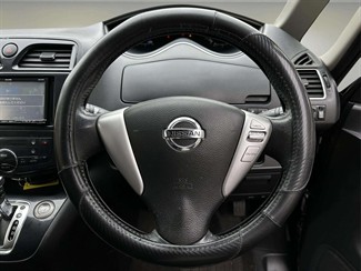 2013 Nissan Serena - Thumbnail