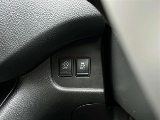 2013 Nissan Serena - Thumbnail