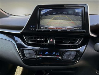 2017 Toyota C-HR - Thumbnail