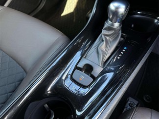 2017 Toyota C-HR - Thumbnail
