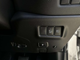 2017 Toyota C-HR - Thumbnail