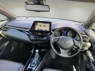 2017 Toyota C-HR - Thumbnail