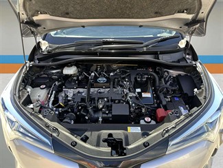 2017 Toyota C-HR - Thumbnail