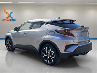 2017 Toyota C-HR - Thumbnail