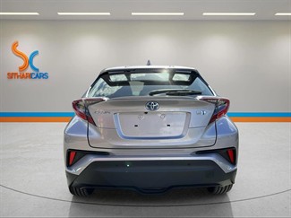 2017 Toyota C-HR - Thumbnail