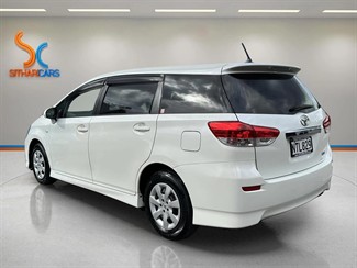 2010 Toyota WISH - Thumbnail