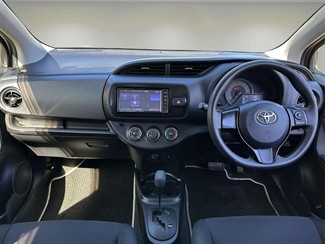 2017 Toyota Vitz - Thumbnail
