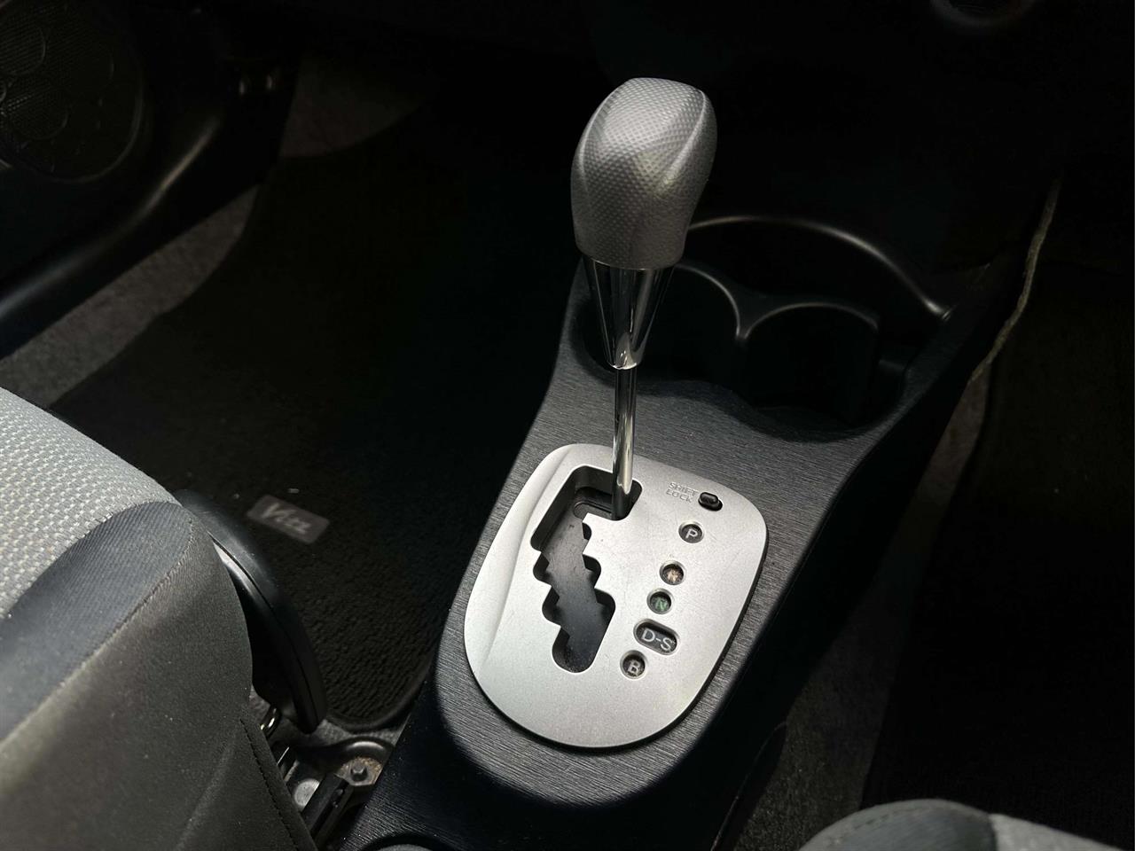 2012 Toyota Vitz