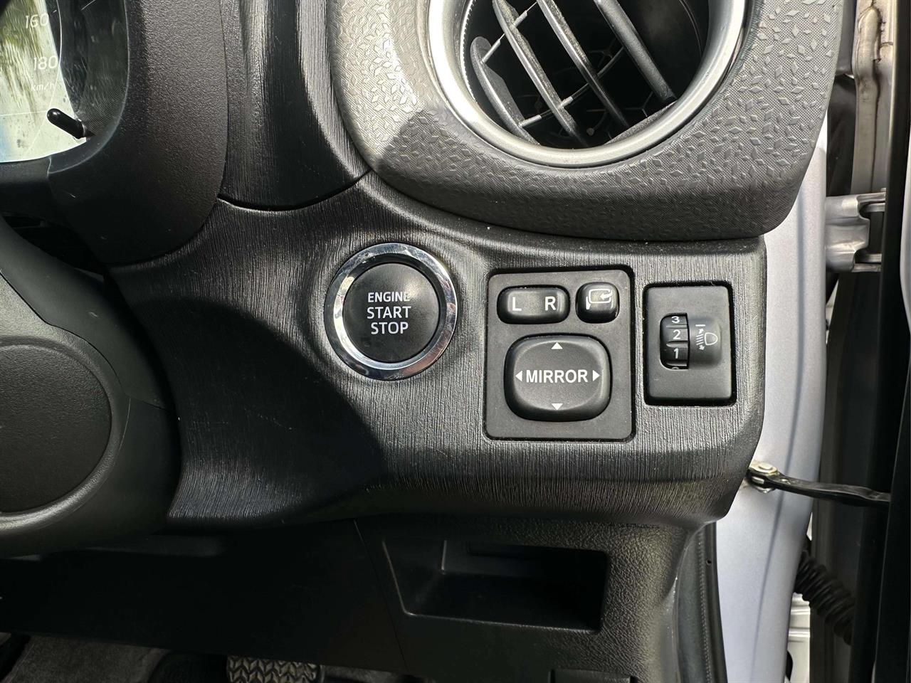 2012 Toyota Vitz