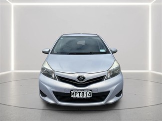 2012 Toyota Vitz - Thumbnail