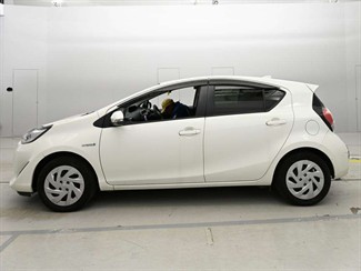 2017 Toyota AQUA - Thumbnail