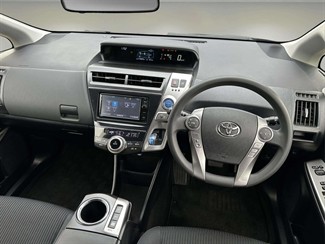 2015 Toyota Prius - Thumbnail
