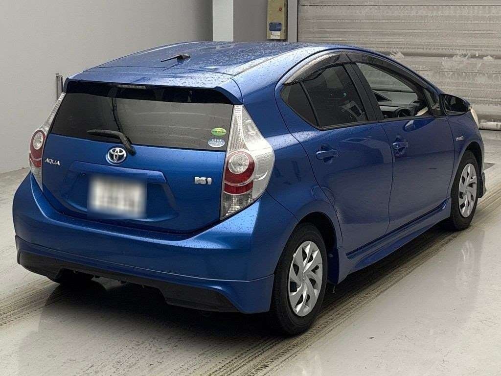 2013 Toyota AQUA