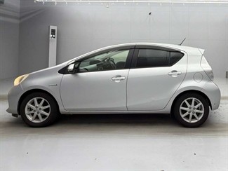 2013 Toyota AQUA - Thumbnail