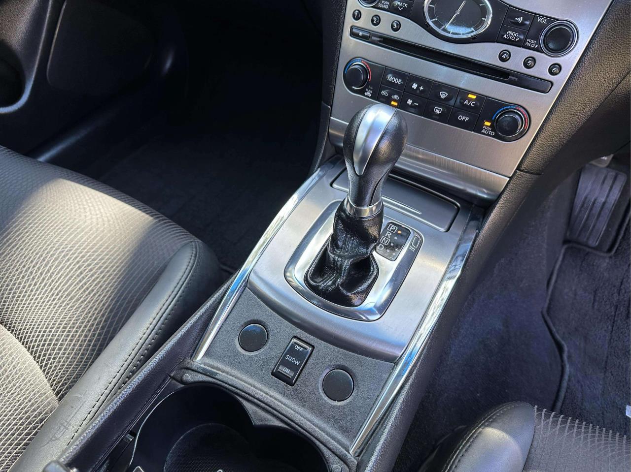 2012 Nissan Skyline
