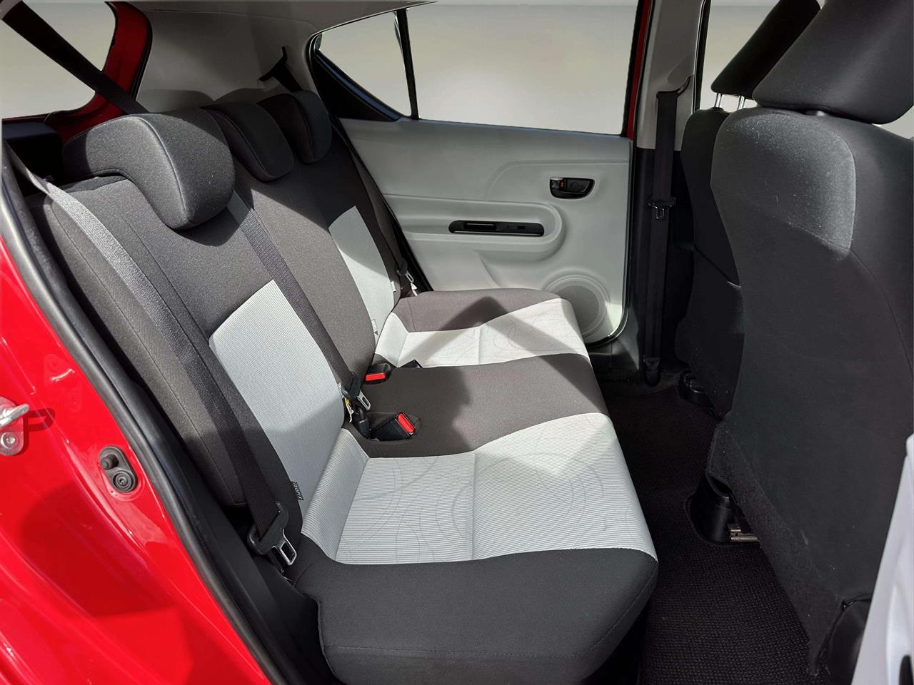 2013 Toyota AQUA