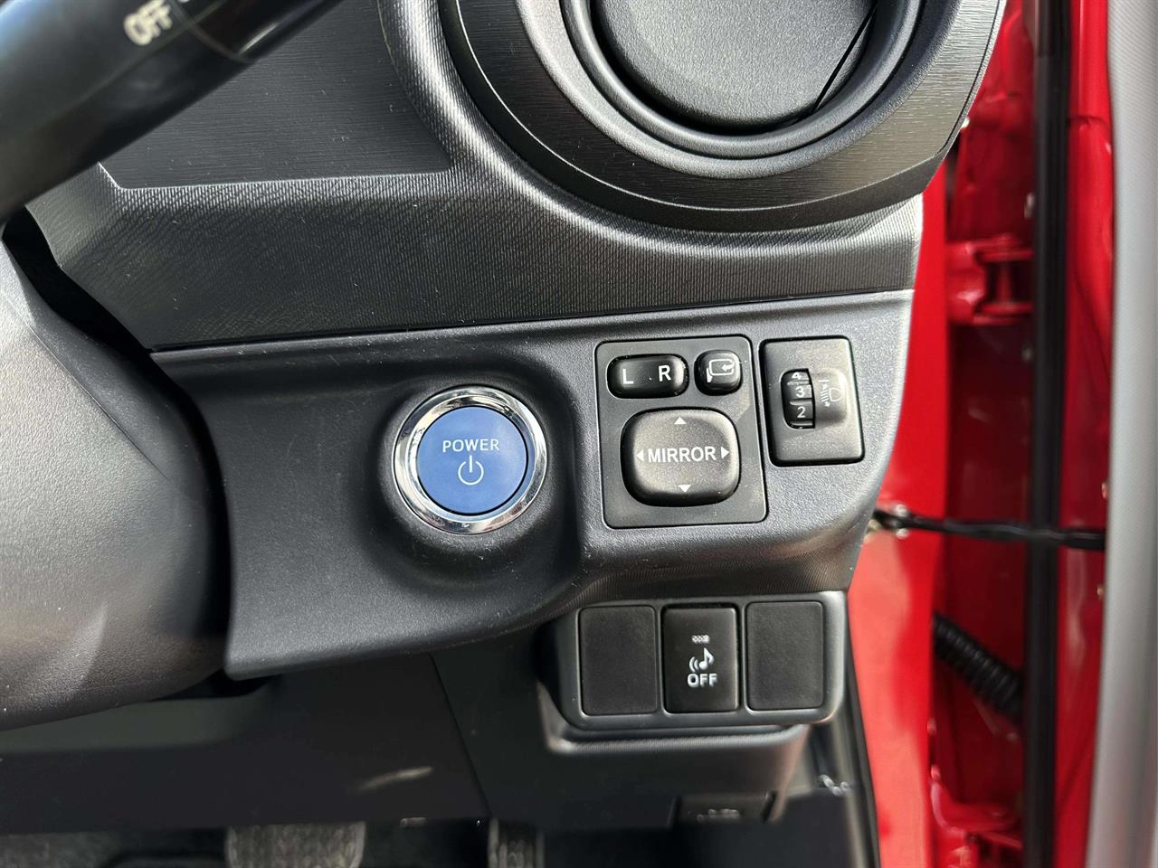 2013 Toyota AQUA