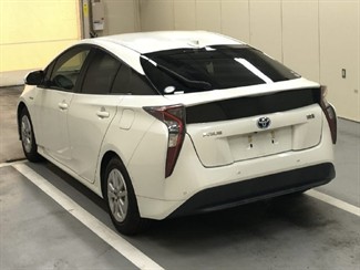 2018 Toyota Prius - Thumbnail