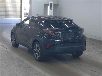 2017 Toyota C-HR - Thumbnail