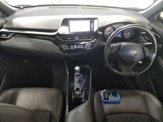2017 Toyota C-HR - Thumbnail