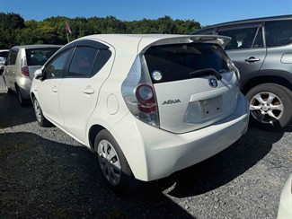 2012 Toyota AQUA - Thumbnail