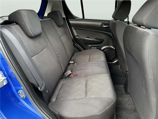 2011 Suzuki SWIFT - Thumbnail