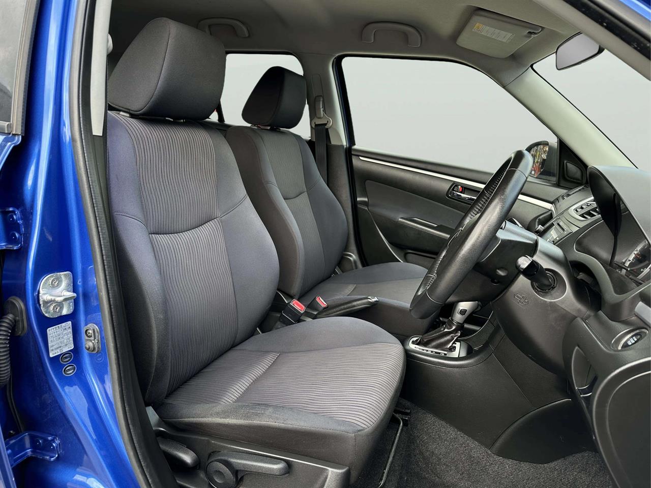 2011 Suzuki SWIFT
