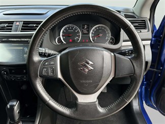 2011 Suzuki SWIFT - Thumbnail