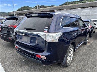 2014 Mitsubishi Outlander - Thumbnail